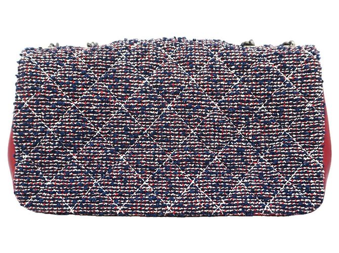 Bolsa de Ombro com Corrente Chanel Matelassé - vista 9