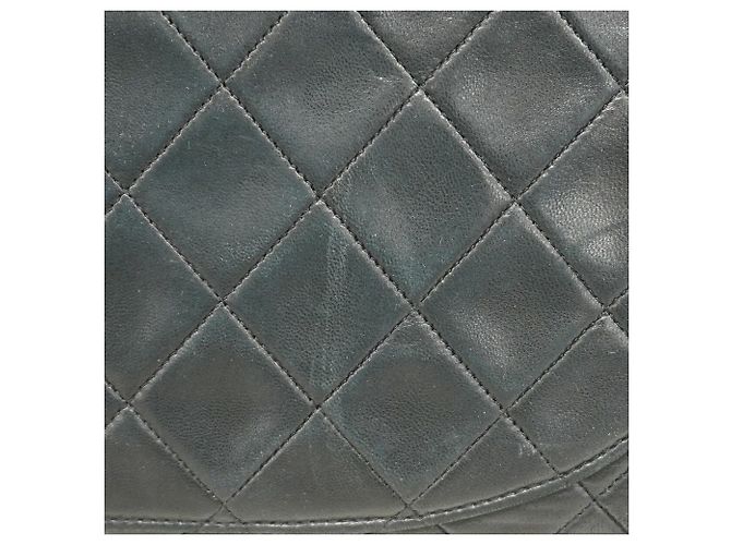 Borsa a tracolla Chanel in pelle d'agnello nera - vista 8