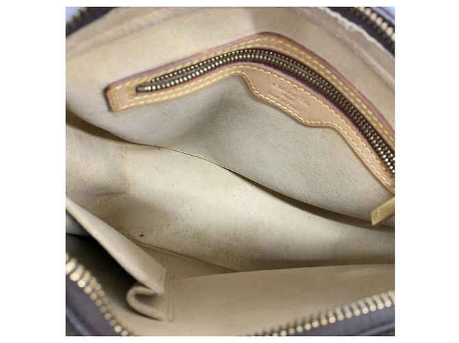 Sac à épaule Louis Vuitton Monogram Looping MM - vue 4