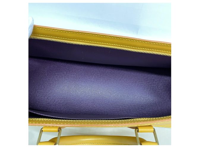 Borsa Louis Vuitton Epi Triangle - vista 4