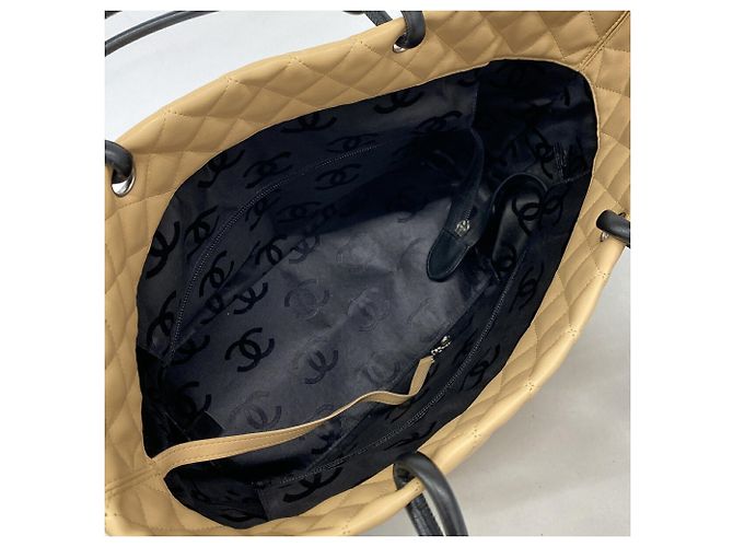 Saco Tote Chanel Cambon em Pele de Cordeiro - vista 4