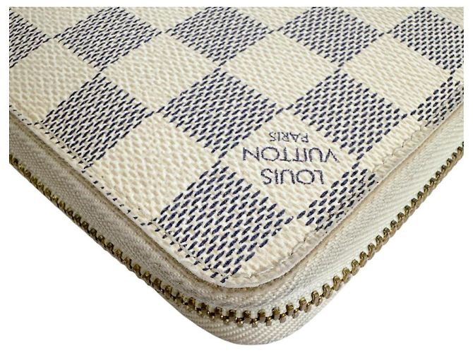 Louis Vuitton Zippy Wallet in Damier Azur Canvas - view 9