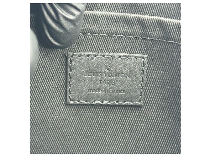 Louis Vuitton Standing Damier Infini Leather - vista 6