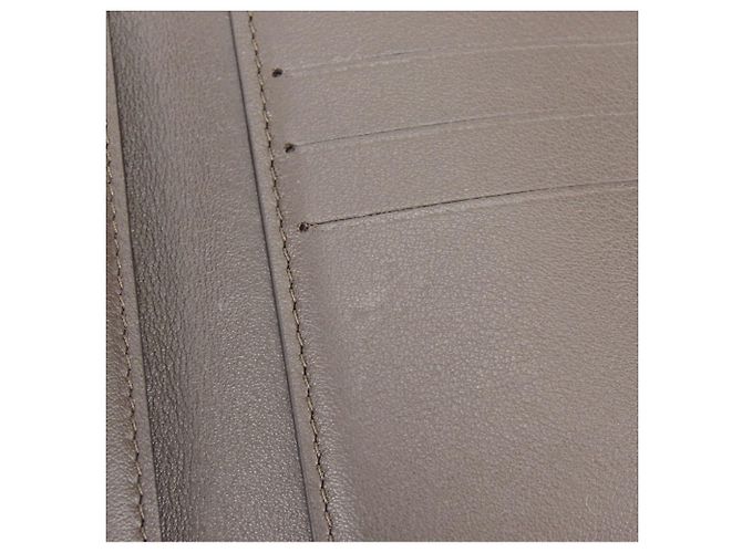 Louis Vuitton Portefeuille Capucines Compact Tri-fold Wallet - vue 16