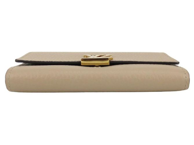 Louis Vuitton Portefeuille Capucines Compact Tri-fold Wallet - vue 4