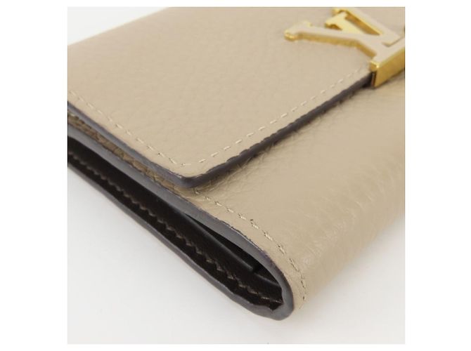 Louis Vuitton Portefeuille Capucines Compact Tri-fold Wallet - vue 6