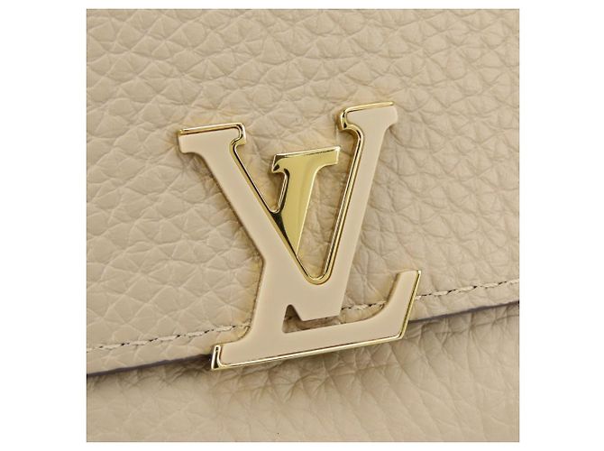 Louis Vuitton Portefeuille Capucines Compact Tri-fold Wallet - vue 8