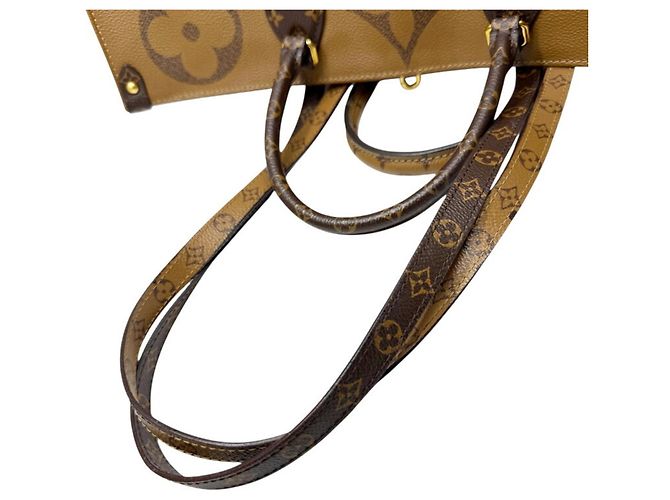 Saco Tote Louis Vuitton Monogram Giant Reverse OnTheGo GM - vista 10