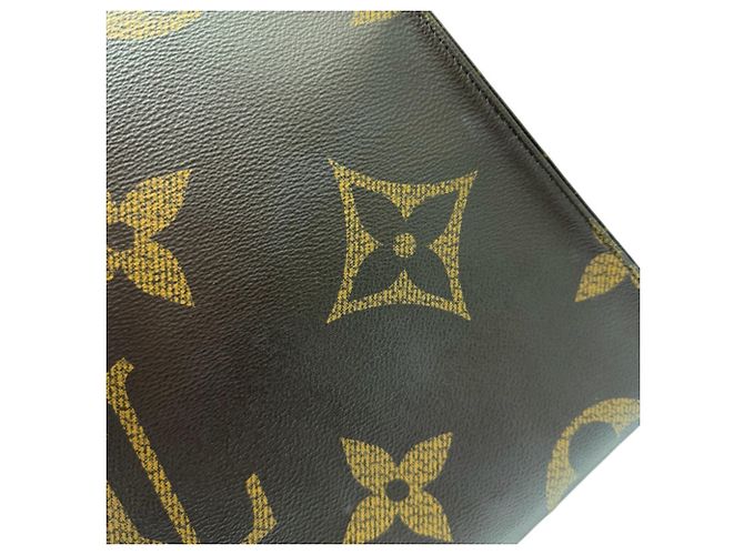 Saco Tote Louis Vuitton Monogram Giant Reverse OnTheGo GM - vista 11