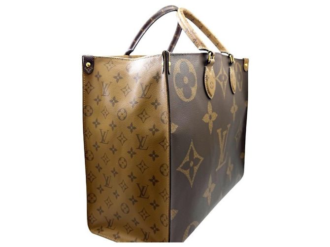 Saco Tote Louis Vuitton Monogram Giant Reverse OnTheGo GM - vista 5