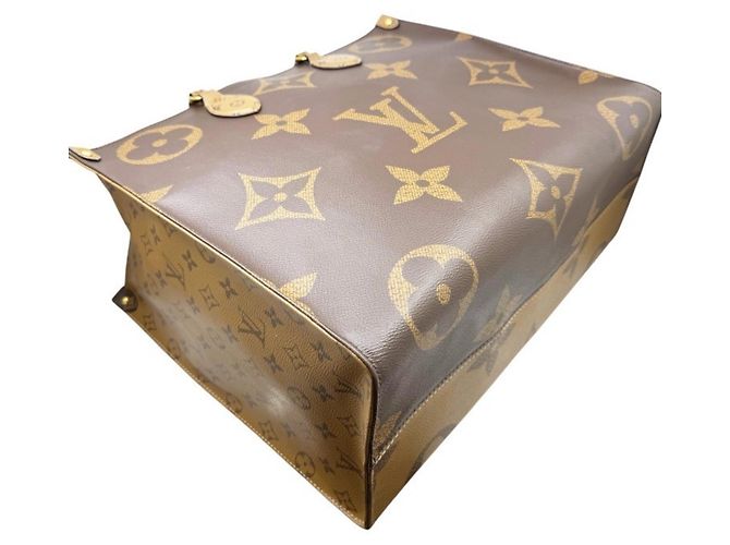 Saco Tote Louis Vuitton Monogram Giant Reverse OnTheGo GM - vista 7