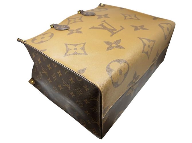 Saco Tote Louis Vuitton Monogram Giant Reverse OnTheGo GM - vista 8