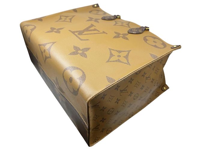 Saco Tote Louis Vuitton Monogram Giant Reverse OnTheGo GM - vista 9