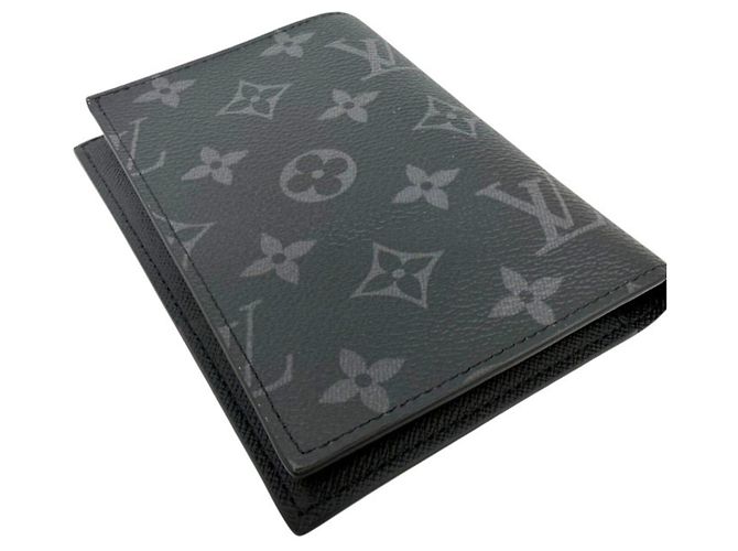 Capa de Passaporte Louis Vuitton Monogram Eclipse - vista 3