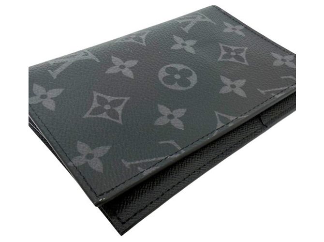 Capa de Passaporte Louis Vuitton Monogram Eclipse - vista 4