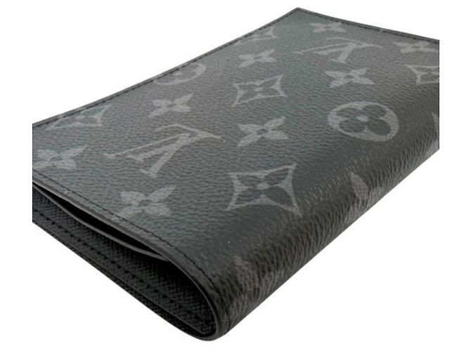 Capa de Passaporte Louis Vuitton Monogram Eclipse - vista 5