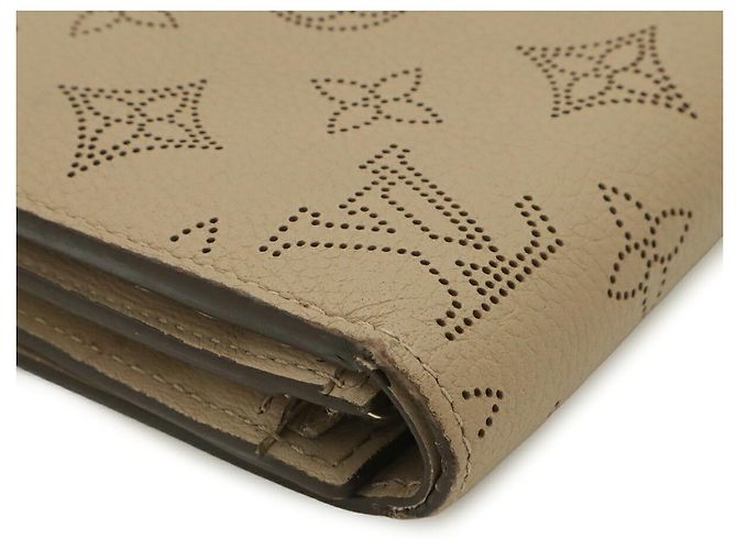 Louis Vuitton Mahina Bi-fold Wallet - view 4