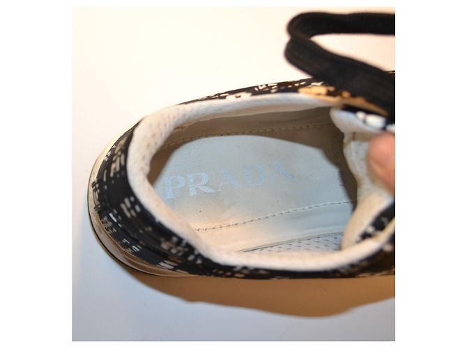 Baskets Prada en toile imprimée noir et blanc - vue 6