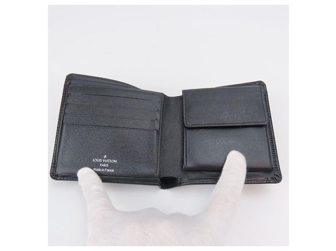 Louis Vuitton Epi Leather Bi-Fold Wallet - view 16