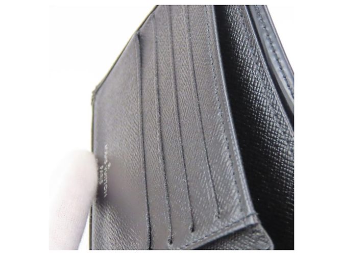 Louis Vuitton Epi Leather Bi-Fold Wallet - view 20