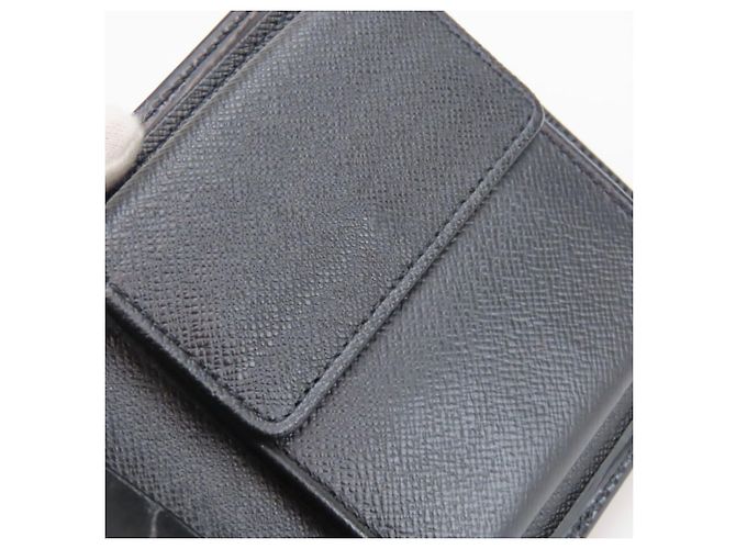 Louis Vuitton Epi Leather Bi-Fold Wallet - view 21
