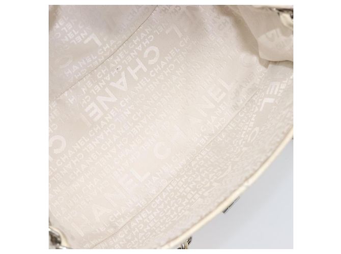 Chanel Mademoiselle Lock Accordion Flap Quilted Lambskin Medium - vista 6