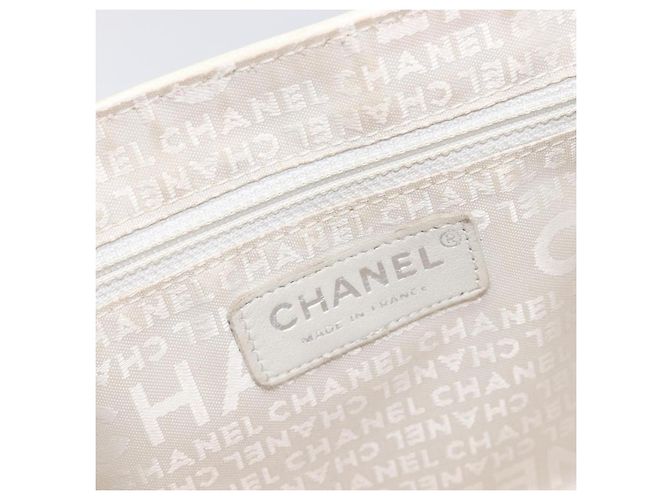 Chanel Mademoiselle Lock Accordion Flap Quilted Lambskin Medium - vista 7