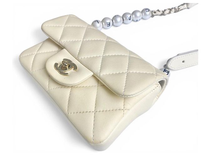 Chanel My Precious Pearls Mini Borsa Cintura in Pelle Matelassé - vista 7