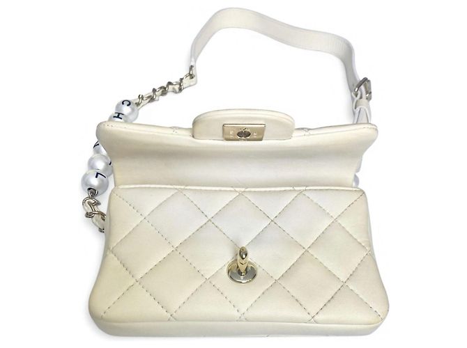 Chanel My Precious Pearls Mini Borsa Cintura in Pelle Matelassé - vista 9
