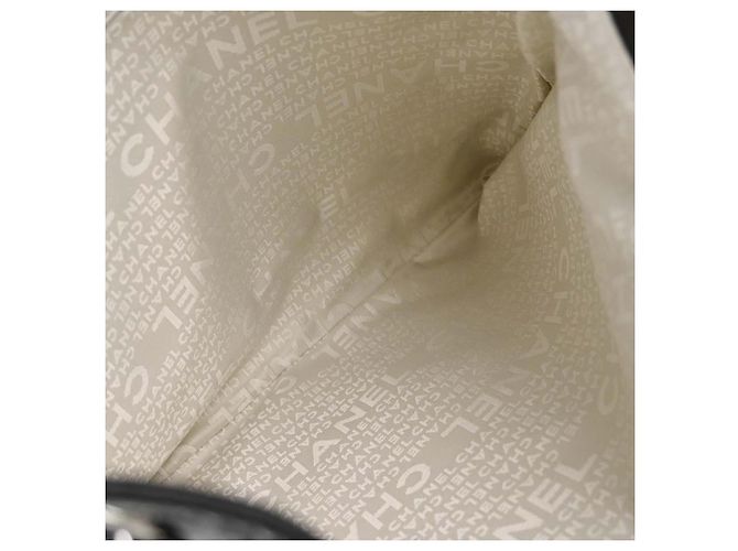 Chanel Surpique Chain Quilted Leather Medium - vista 3