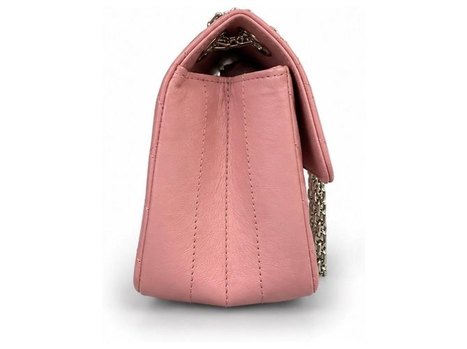 Timeless Chanel 2.55 Reissue Mini Flap de piel de becerro chevron rosa - vista 3