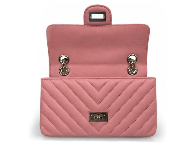 Timeless Chanel 2.55 Reissue Mini Flap de piel de becerro chevron rosa - vista 8