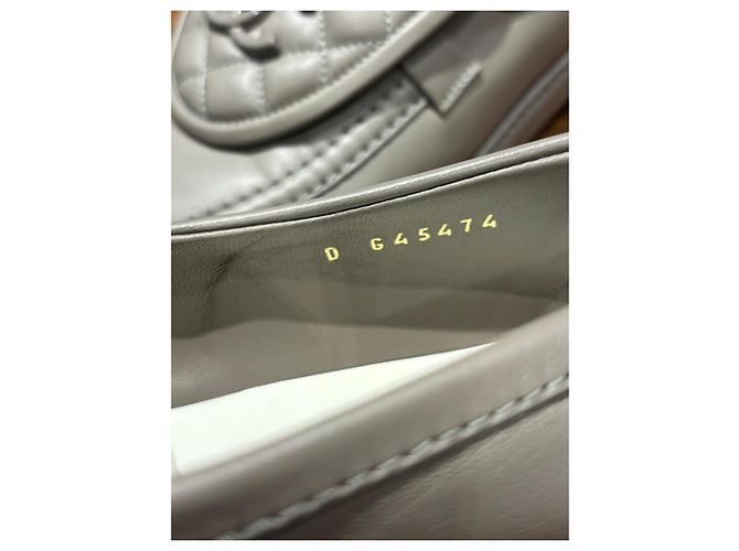 Mocassins Chanel em couro acolchoados CC - vista 3