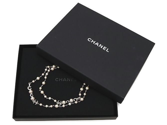 Collana lunga Chanel Coco Mark in perle finte - vista 8