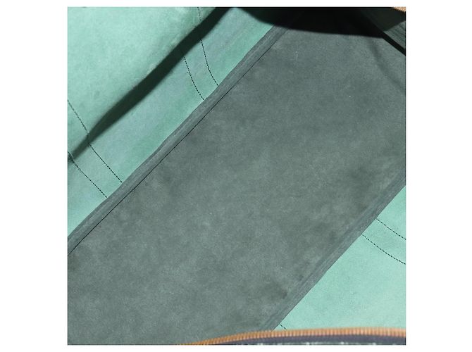Louis Vuitton Kendall Taiga Leather PM - view 5