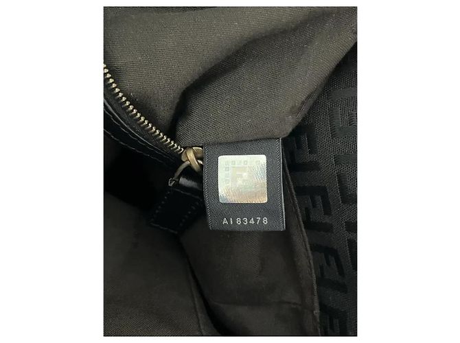 Zucchino Fendi Monogram Shopper-Tasche aus schwarzem Leder - Ansicht 12
