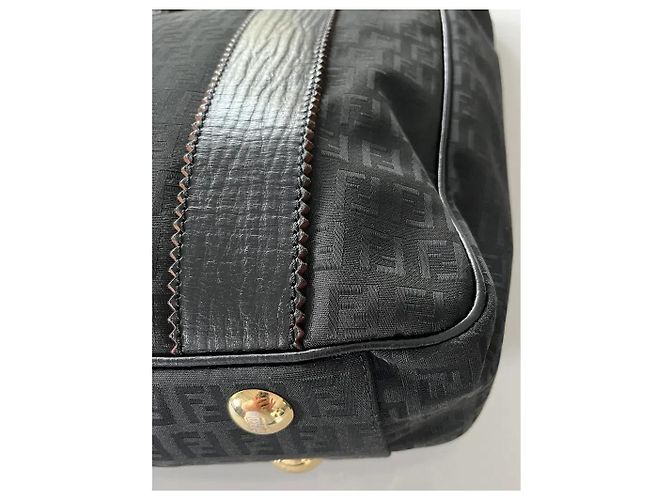 Zucchino Fendi Monogram Shopper-Tasche aus schwarzem Leder - Ansicht 8