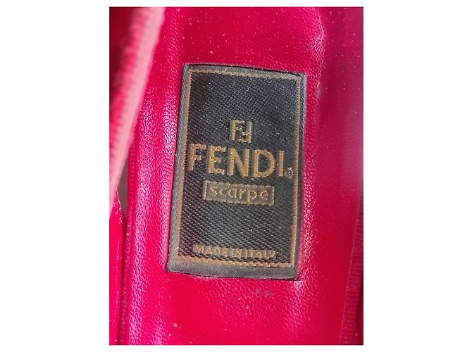 Fendi Slingback-Heels aus rotem Satin - Ansicht 10