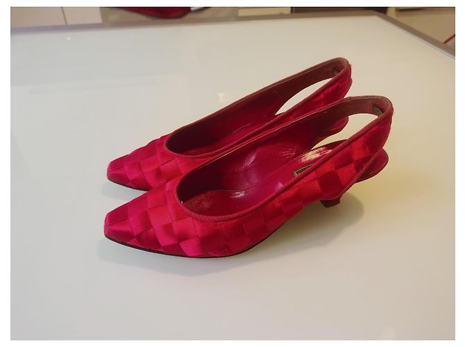Fendi Slingback-Heels aus rotem Satin - Ansicht 2