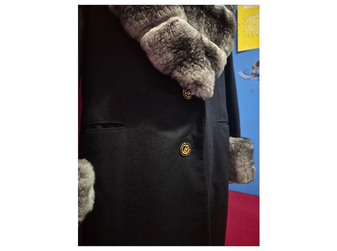 Cappotto Brioni in lana nera con collo in pelliccia - vista 4