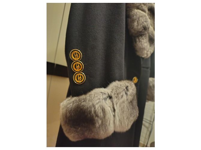 Cappotto Brioni in lana nera con collo in pelliccia - vista 7
