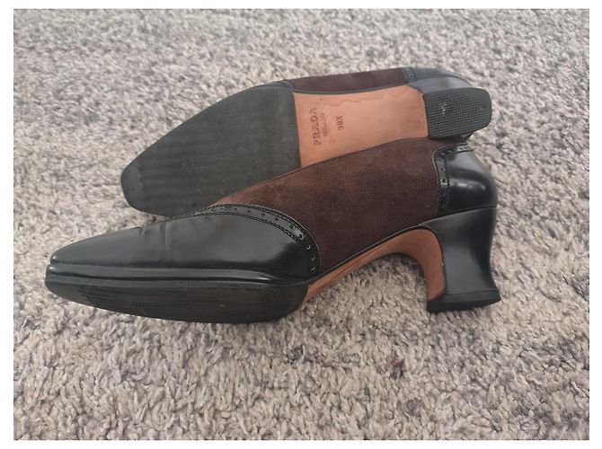 Scarpe con tacco in pelle e camoscio nero da donna Prada - vista 12