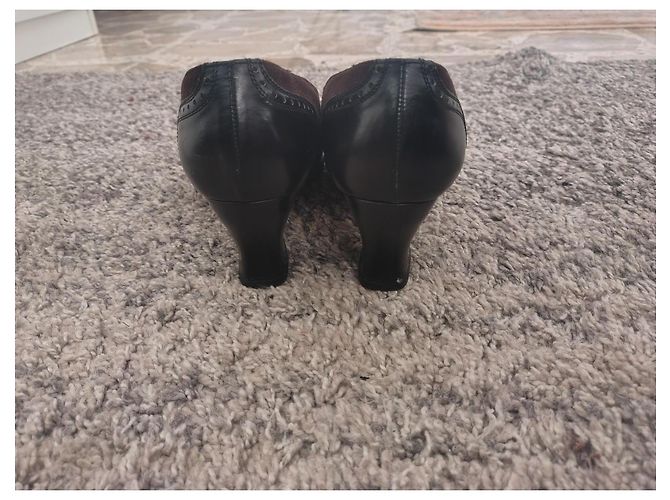 Scarpe con tacco in pelle e camoscio nero da donna Prada - vista 7