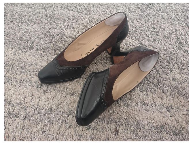 Scarpe con tacco in pelle e camoscio nero da donna Prada - vista 8