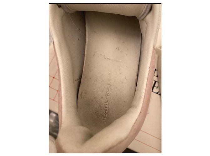 Sneakers Alexander McQueen in Pelle Bianca e Rosa - vista 11