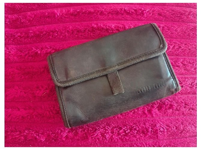 Miu Miu Portemonnaie aus schwarzem Leder - Ansicht 2