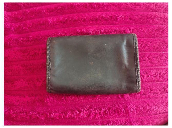 Miu Miu Portemonnaie aus schwarzem Leder - Ansicht 3