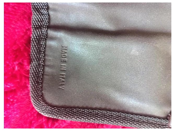 Miu Miu Portemonnaie aus schwarzem Leder - Ansicht 8