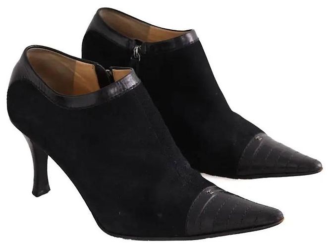 Bottines Chanel en daim noir Taille 42 - vue 3