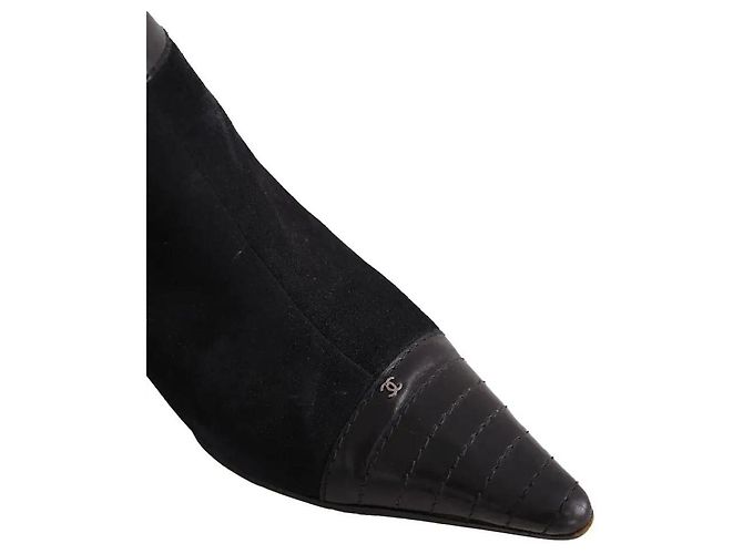 Bottines Chanel en daim noir Taille 42 - vue 4